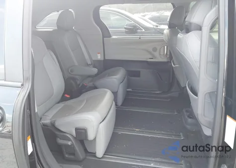 2022 Toyota Sienna Limited z USA, uszkodzony, nr VIN 5TDZRKEC7NS078677